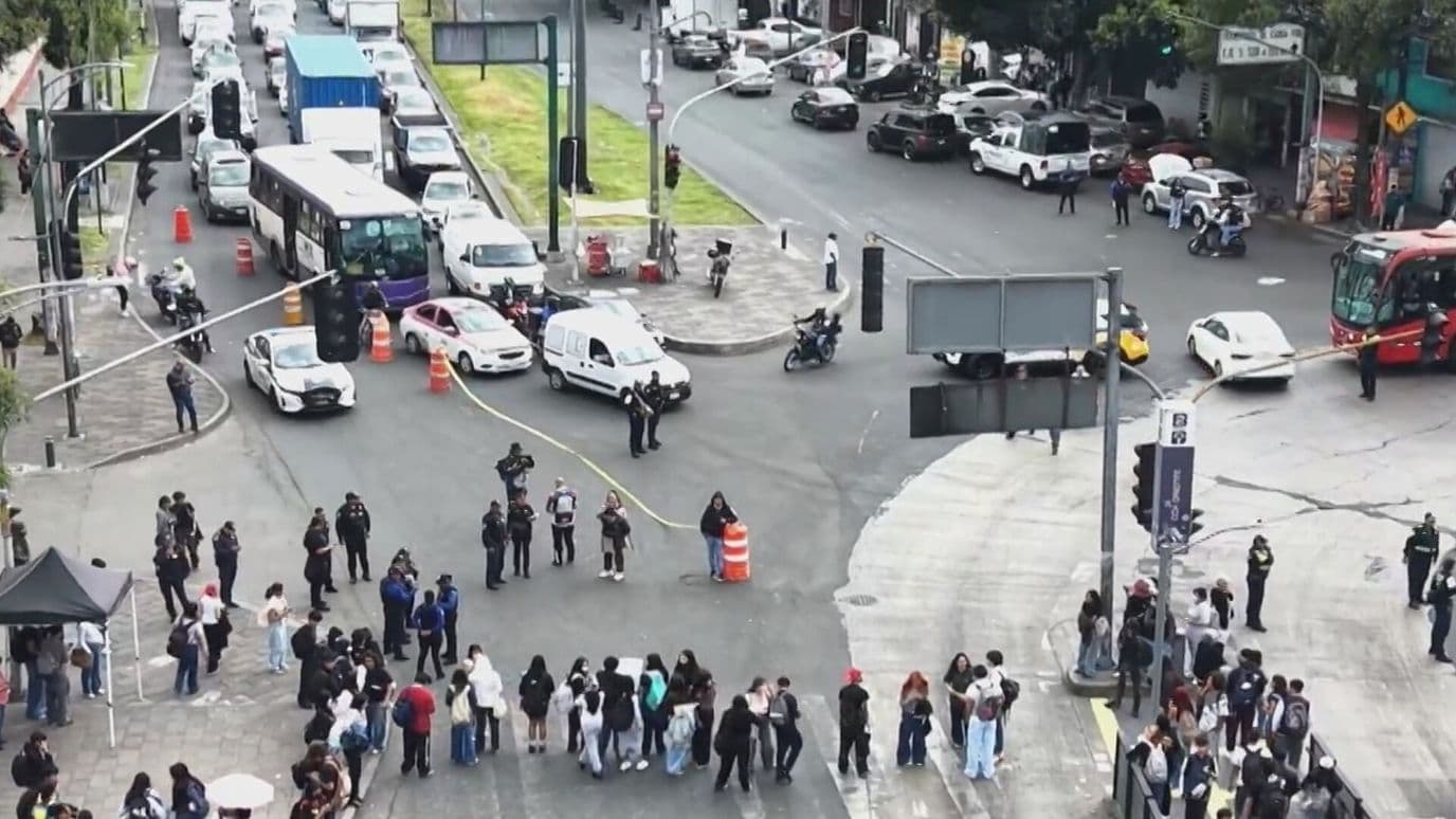 Así se Ve desde el Aire el Bloqueo por la Desaparición de Dasha Yunhuet, Iztapalapa
