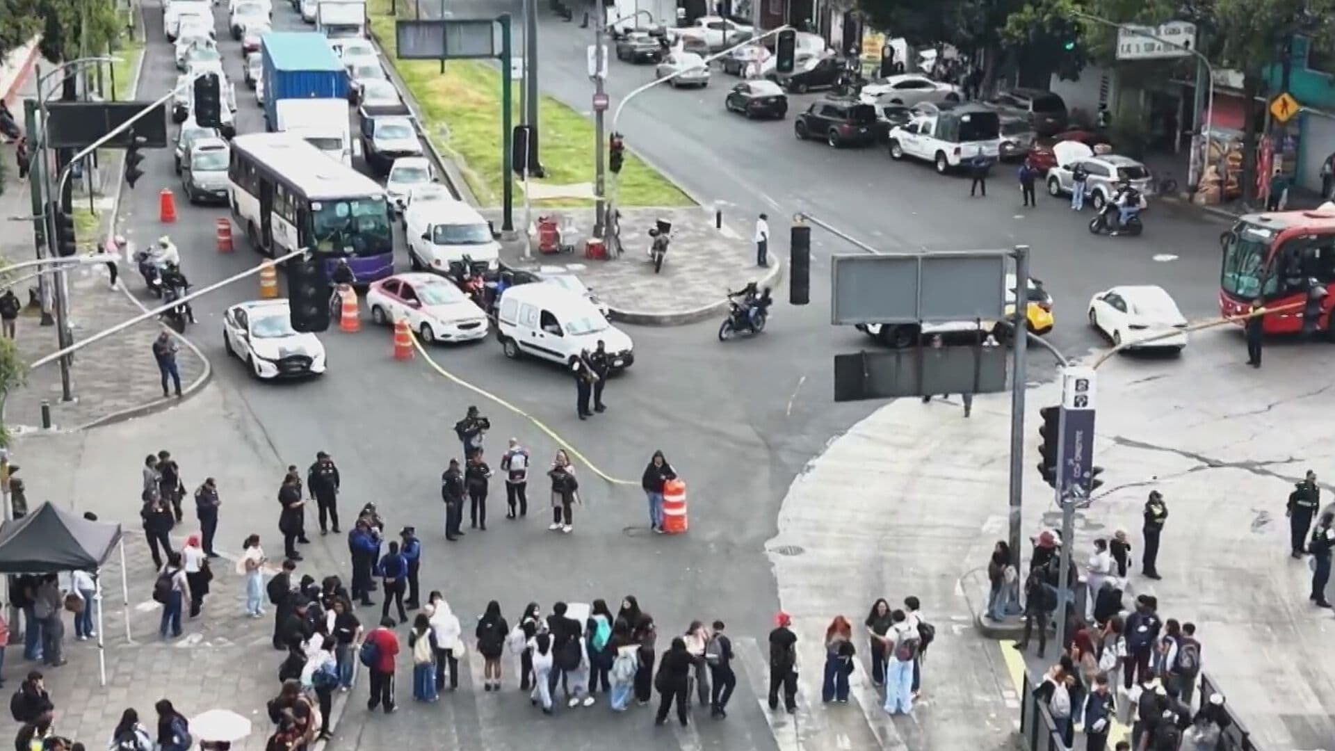 Así se Ve desde el Aire el Bloqueo por la Desaparición de Dasha Yunhuet, Iztapalapa