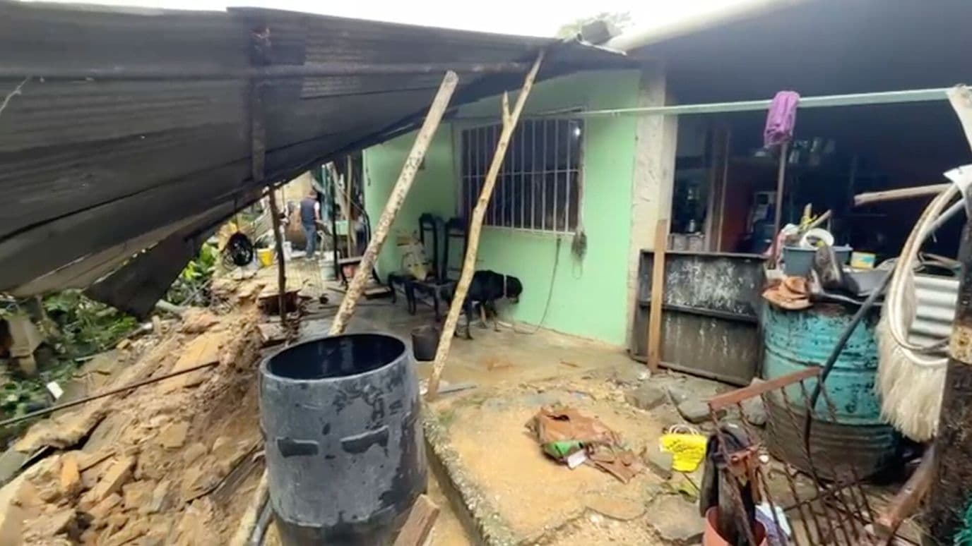 Lluvias en Veracruz: Reportan Vivienda al Borde del Deslave en Moloacán