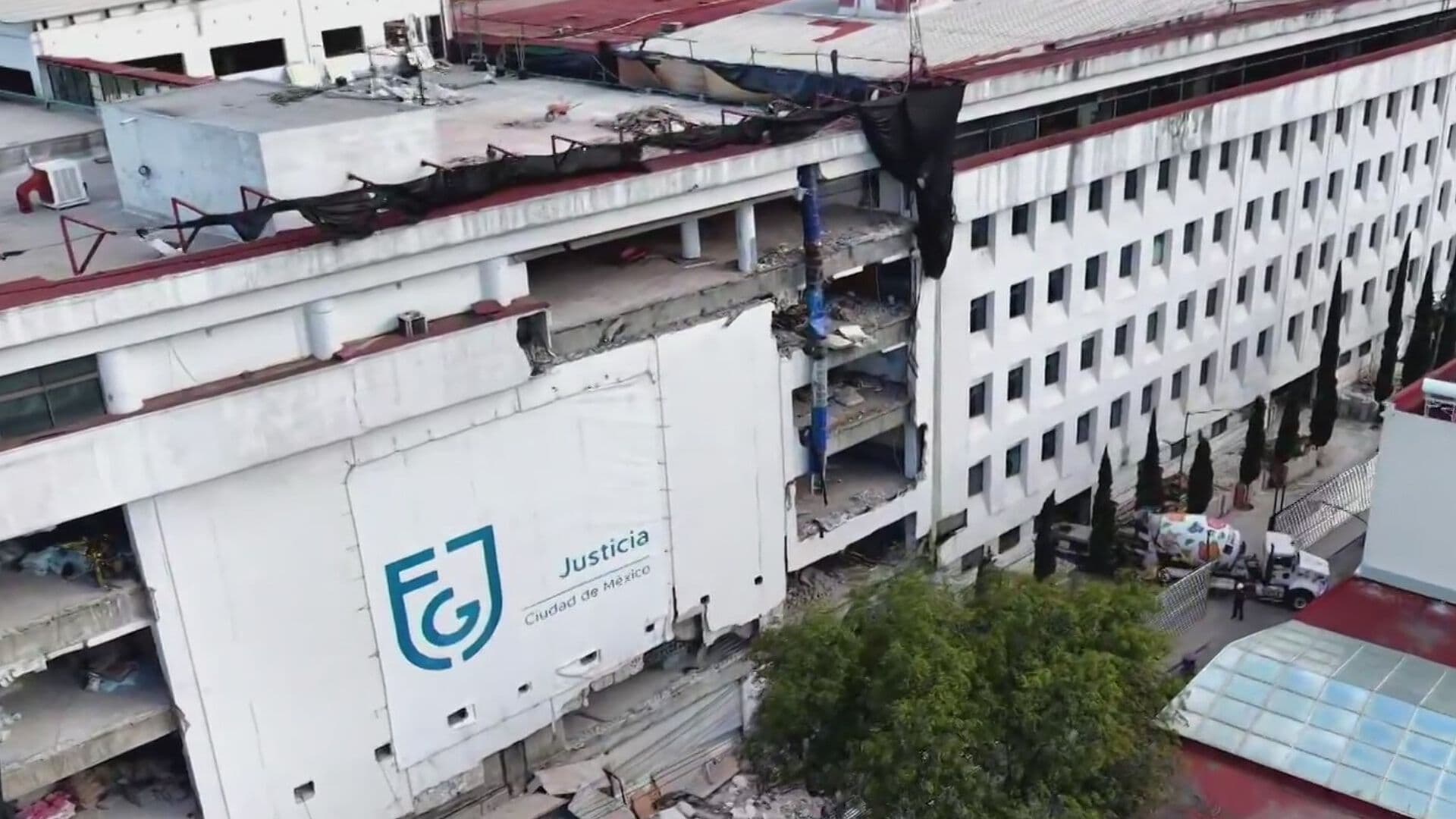 Cae Techumbre de la Fiscalía CDMX; Así se Ve desde el Aire