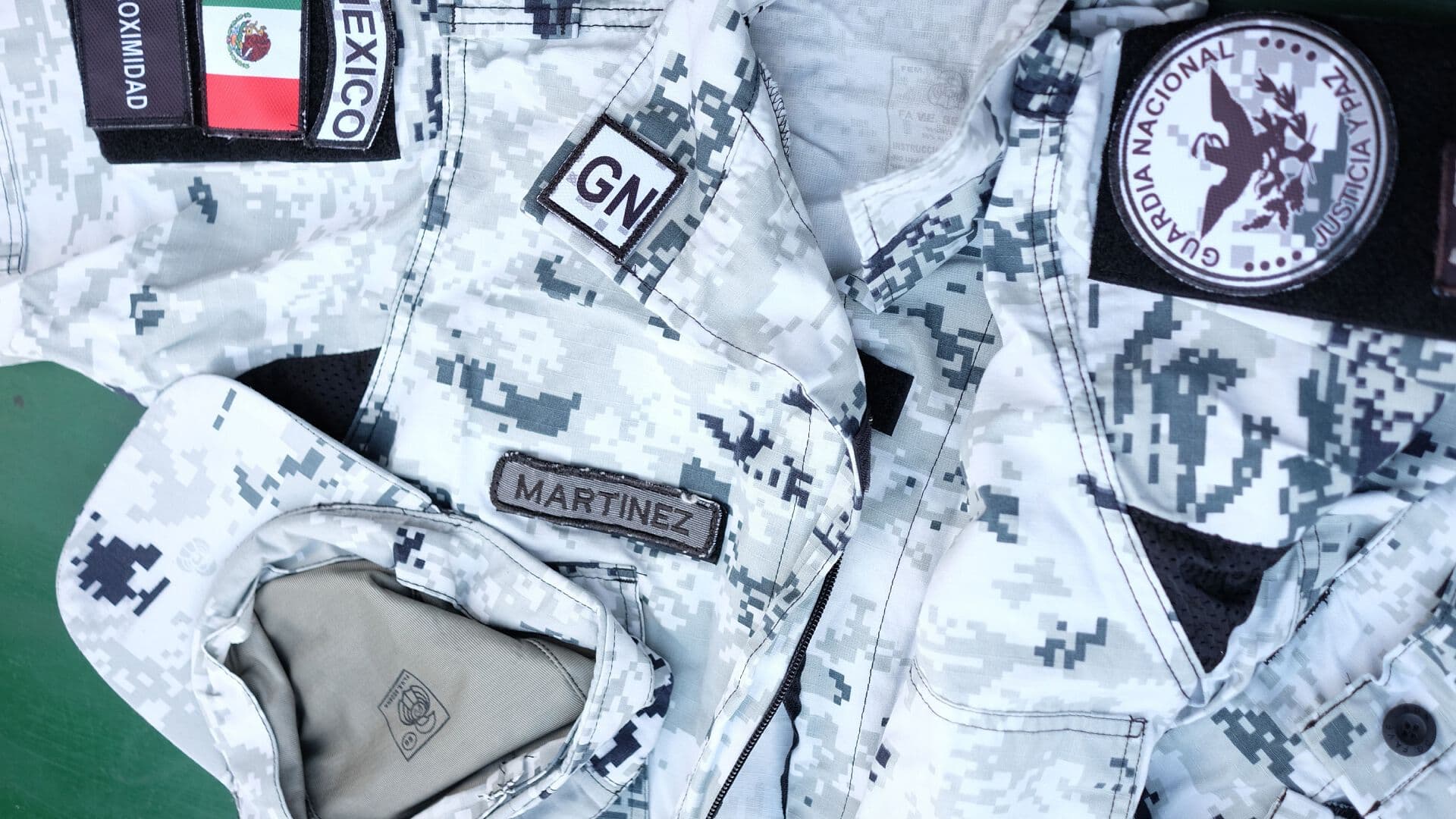 ‘Cualquiera Puede Comprar’: Denuncian Venta Apócrifa de Uniformes de Policía en CDMX