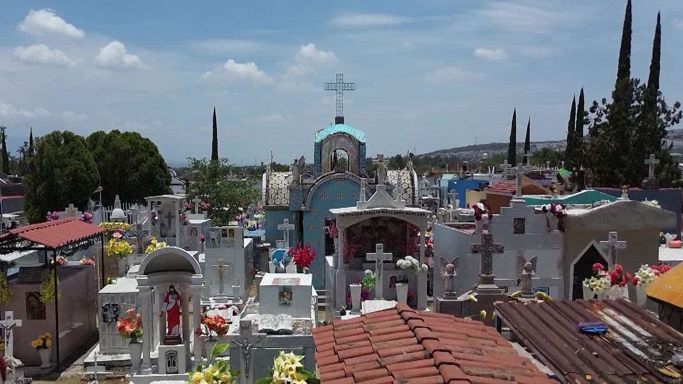 Esta es la Vida de un Sepulturero en Jalisco