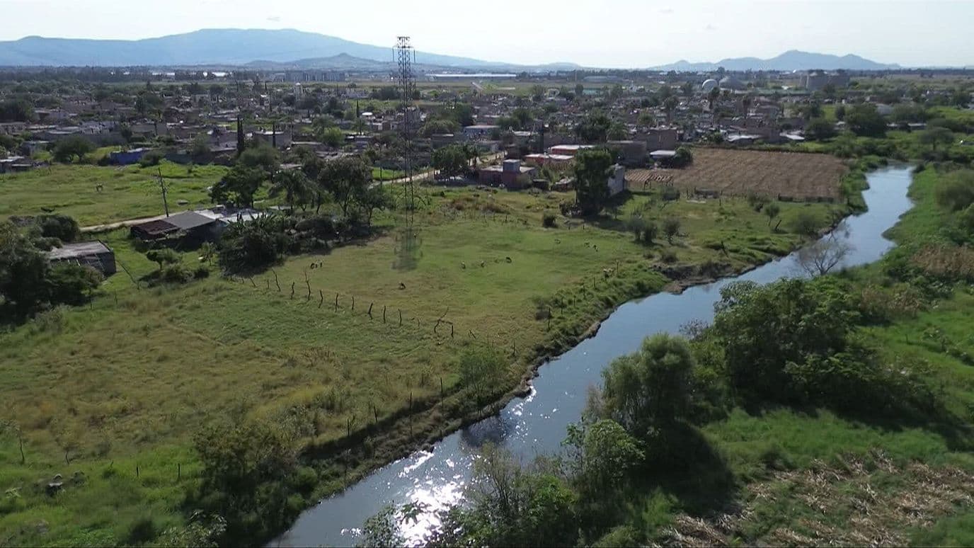 Así Es el Río Santiago, el Agua Más Temida en México por su Toxicidad
