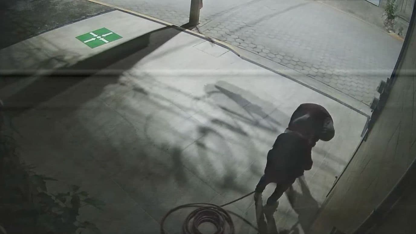 Video Dos Ladrones Robo Bomba Agua Marisquería de Puerto Santiago Miahuatlán Puebla