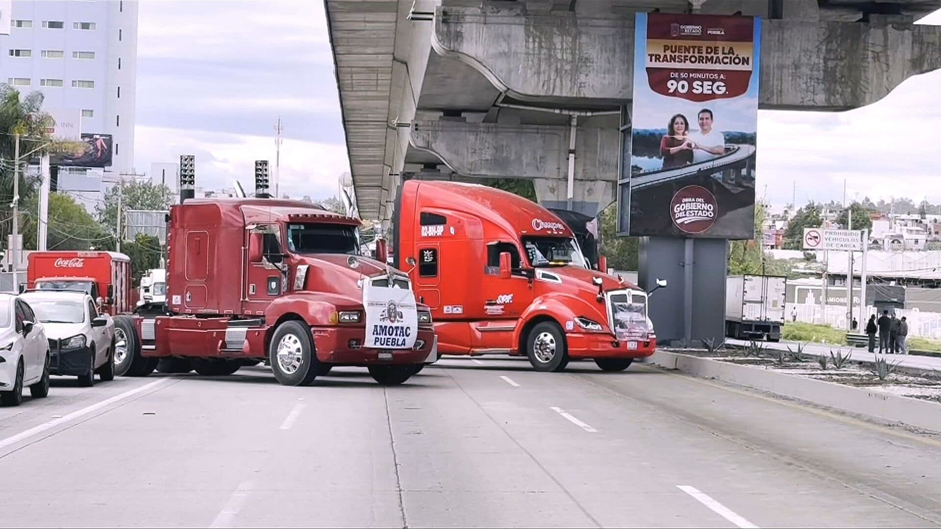 La AMOTAC Realiza Bloqueos Carreteros en Distintos Puntos de Puebla