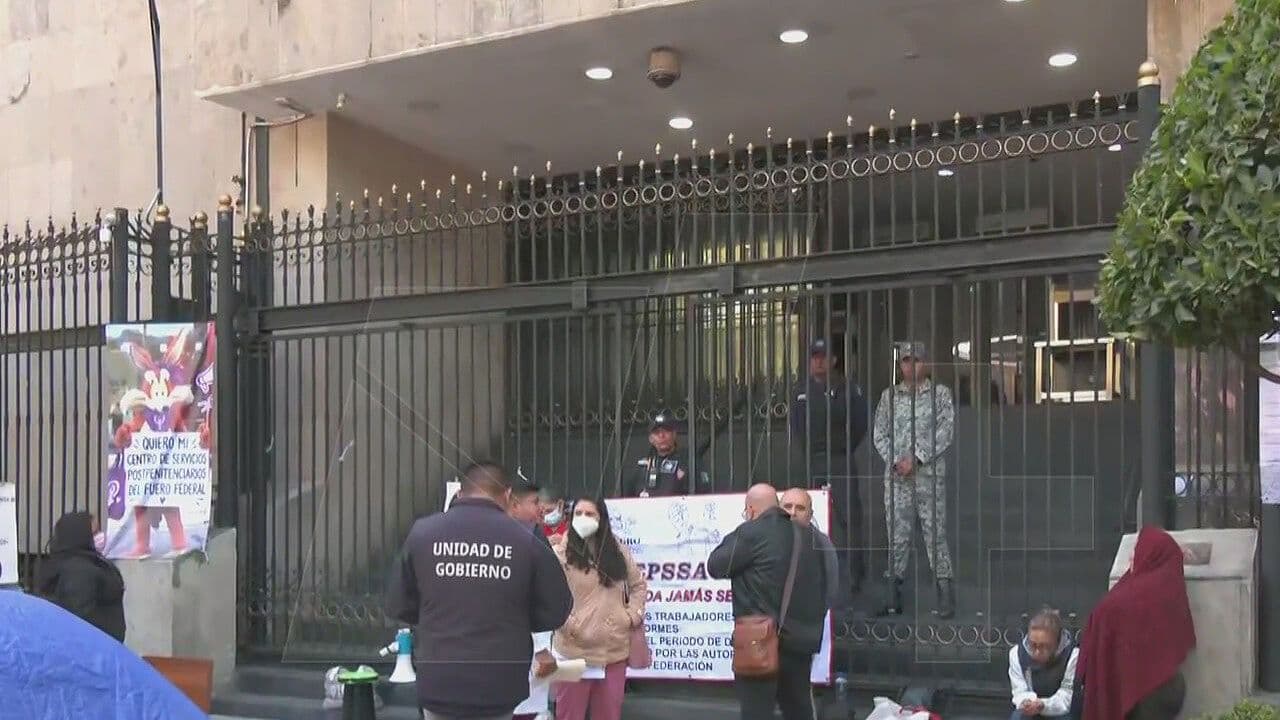 Trabajadores de Salud de Guerrero Bloquean Acceso a Segob; Estas Son sus Demandas