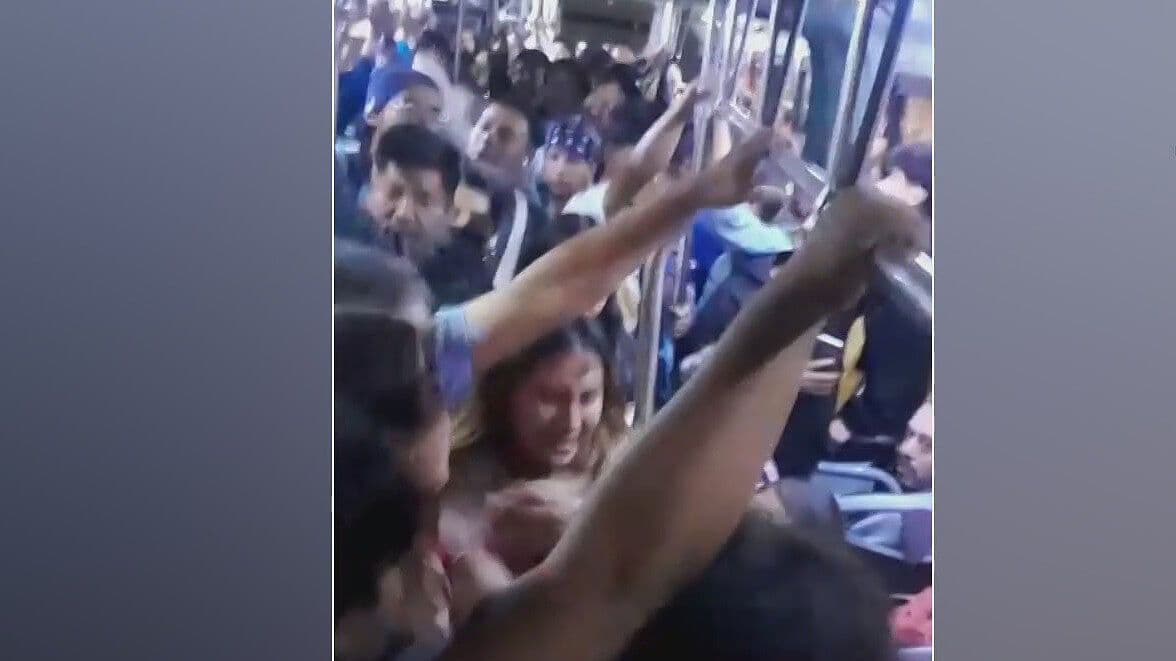 Video | Riña entre Mujeres en la Línea 2 de RUTA Puebla; Pelean por un Asiento