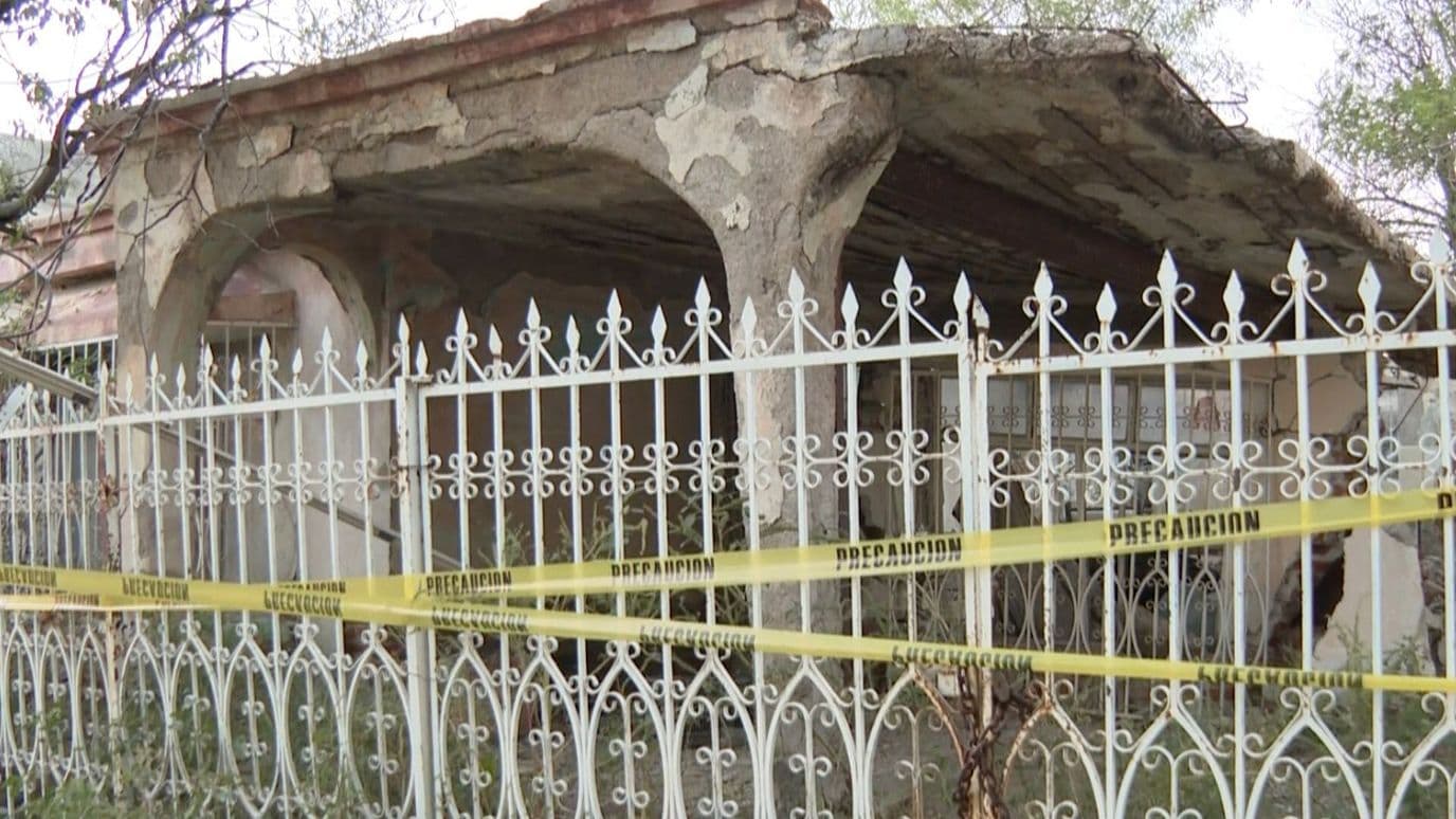 Vecinos Solicitan Atención a Casa Abandonada por Probable Derrumbe en Hermosillo