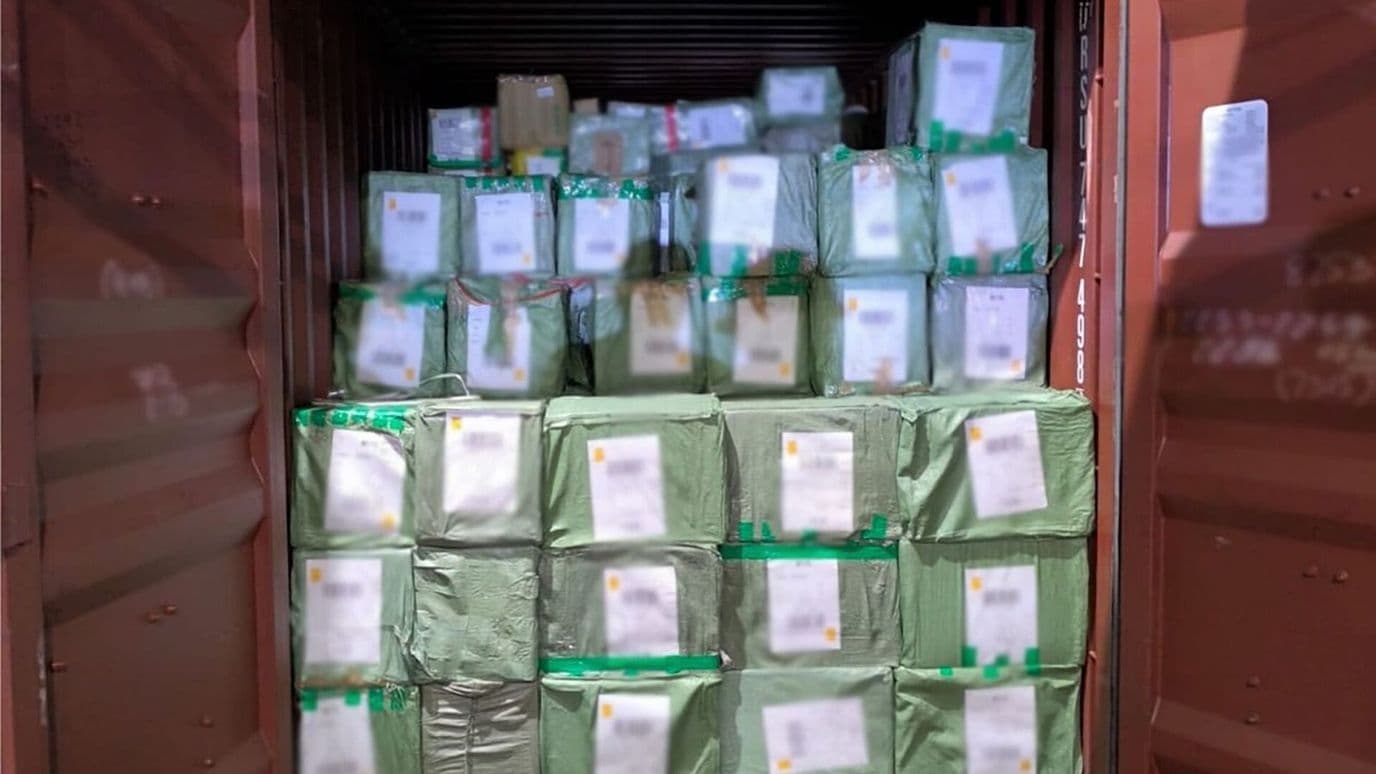 Aseguran Más de 14 Mil Botellas con Perfume Apócrifo en Lázaro Cárdenas, Michoacán
