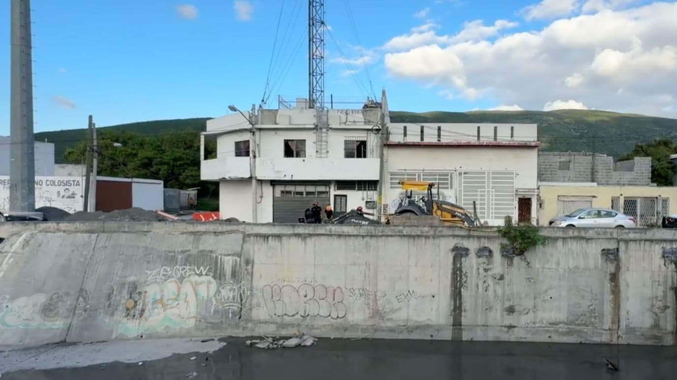 Derrumbe de Canal Aztlán Deja un Empleado de Agua y Drenaje Sin Vida en Monterrey