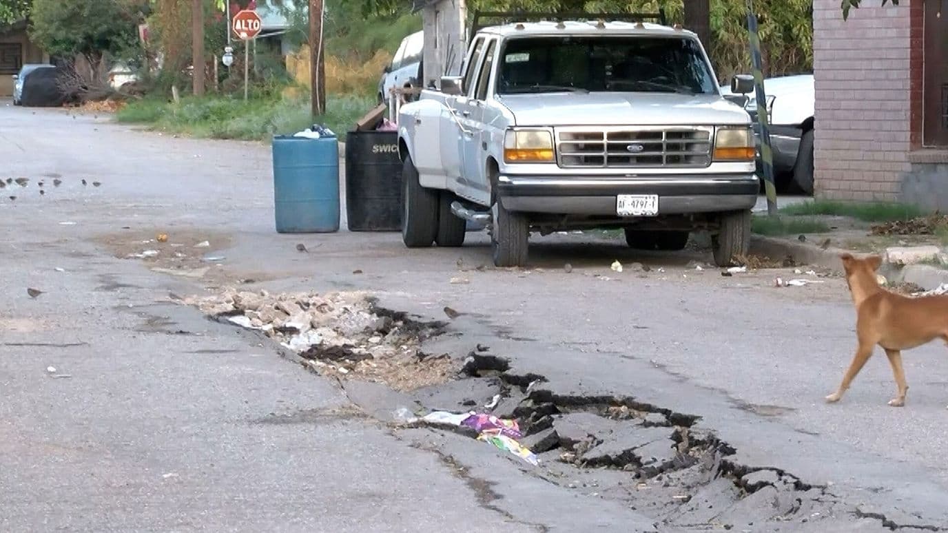 Reportan Hundimiento de Calle en Colonia Ramón Bravo en Piedras Negras, Coahuila