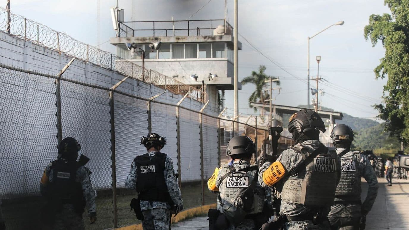 Cesan a Director del Penal 'El Castillo' en Mazatlán Tras Riñas que Dejaron 12 Muertos