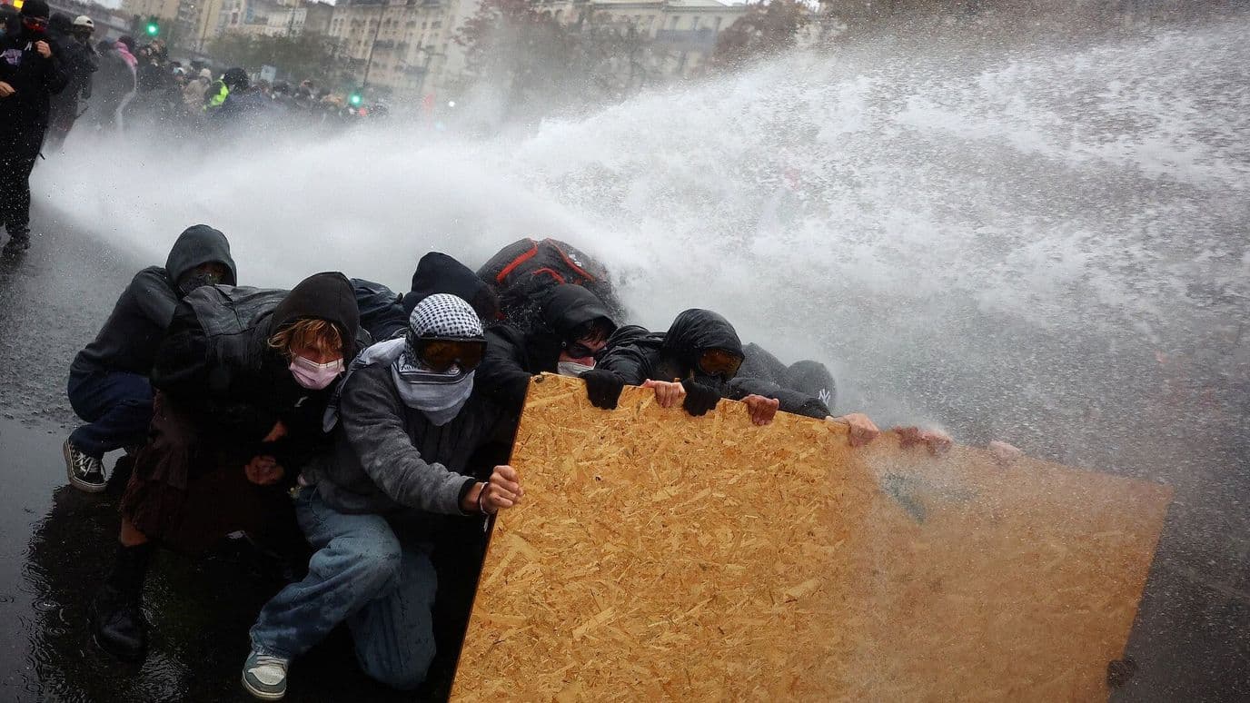 Francia Acusa de Crimen Organizado a Manifestantes Tras Actos Vandálicos