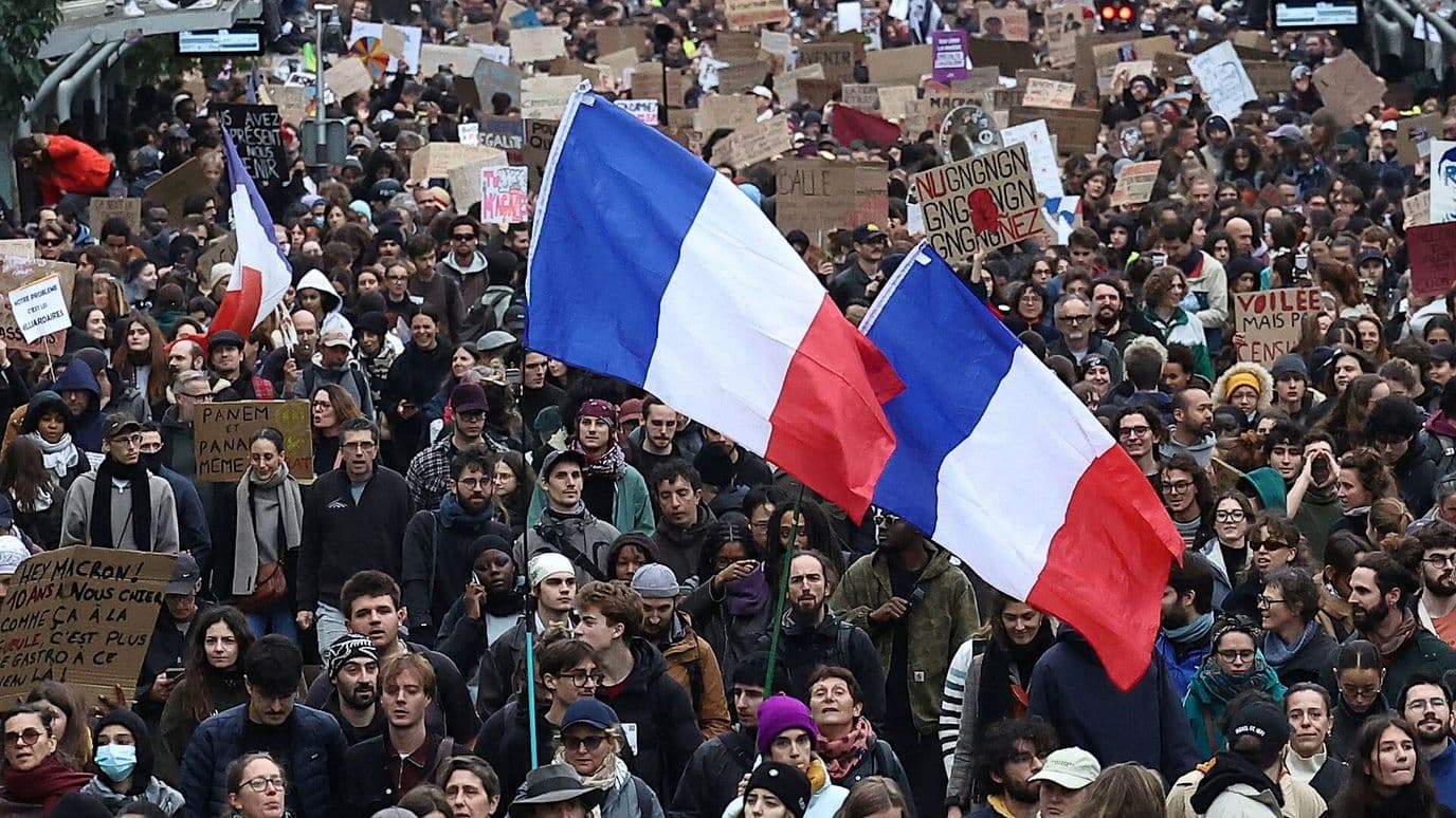 Franceses Vuelven a las Calles