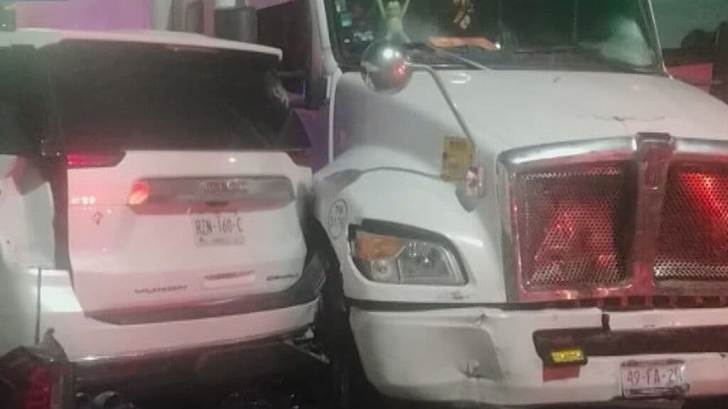 Choca Camioneta con el Tren en Nuevo León