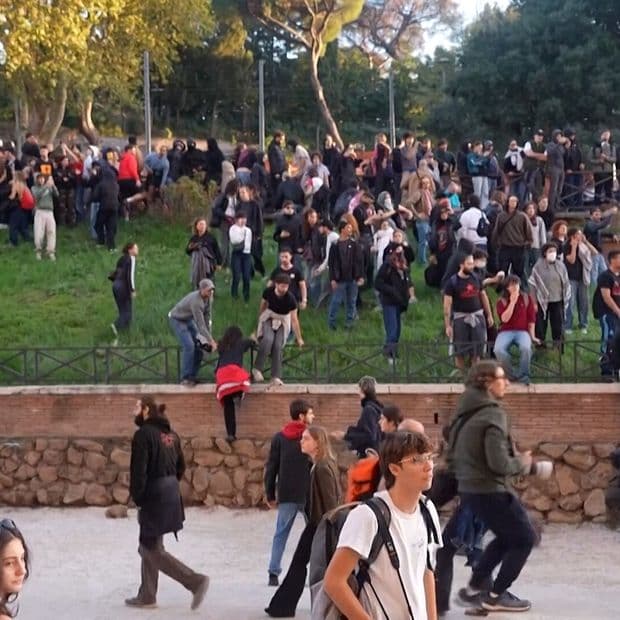 Manifestantes Irrumpen en Coliseo de Roma