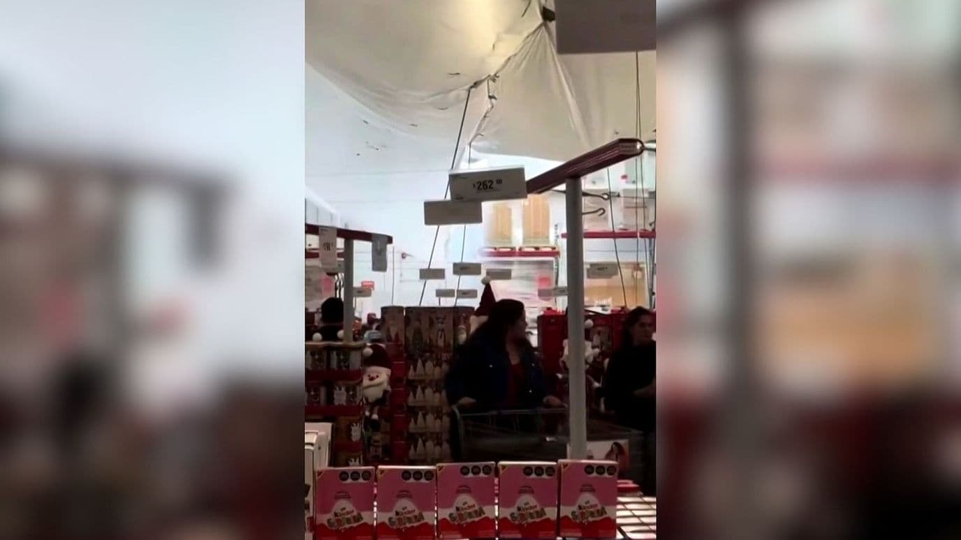 Rompen Tubería e Inundan Tienda de Autoservicio en Coacalco, Edomex