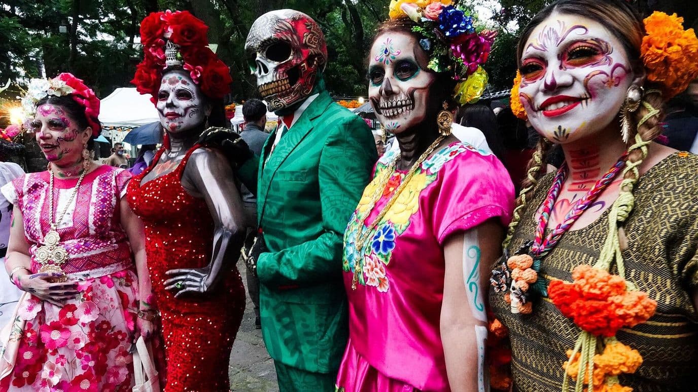 Cientos se Preparan para la Megaprocesión de Catrinas en Paseo de la Reforma