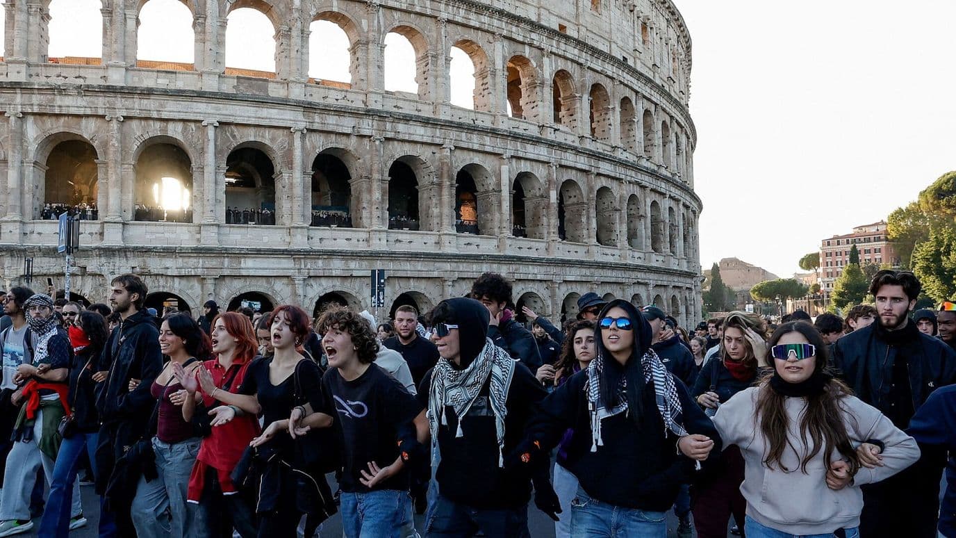 96 Detenidos por Manifestación en el Coliseo de Roma