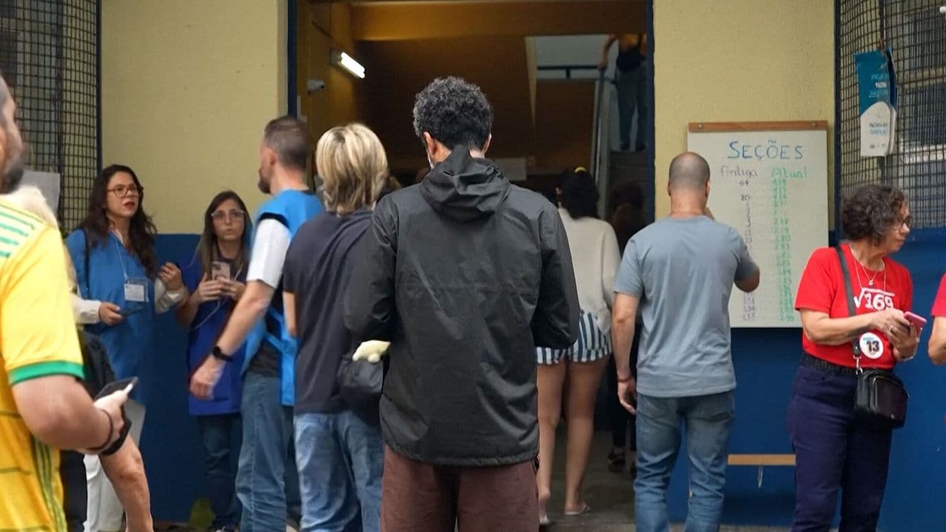¿Por Qué Extendieron Horario para Votar en Brasil?