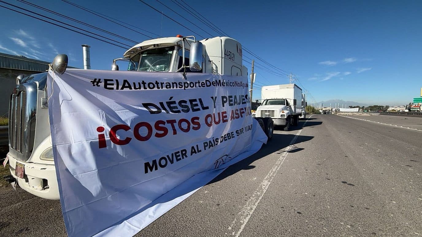 Transportistas se Manifiestan en la Autopista Puebla-Orizaba y Más Vialidades
