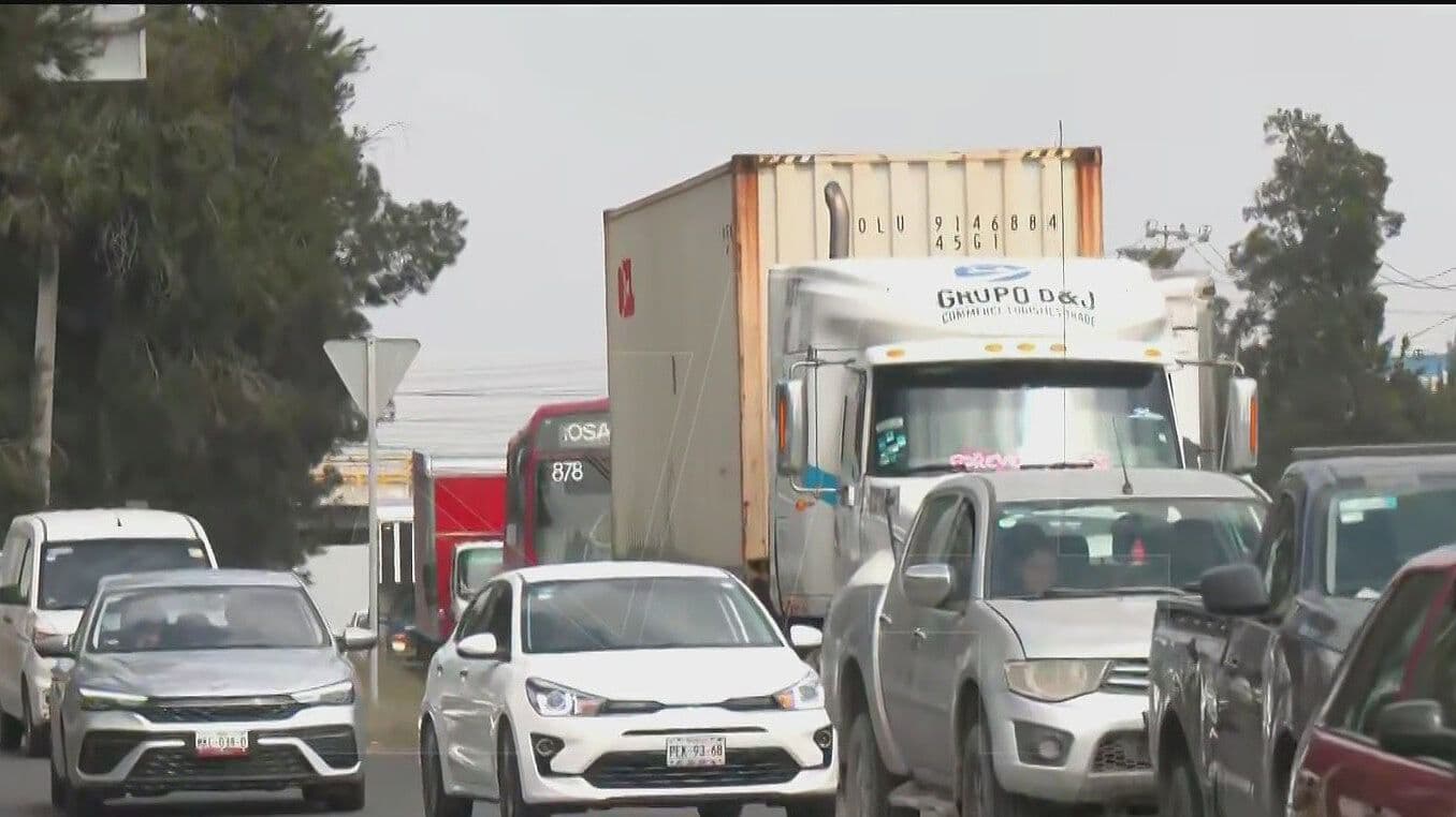 Así se Ve el Caos Vial en la México-Querétaro por Caravana de Transportistas: Alternativas Viales