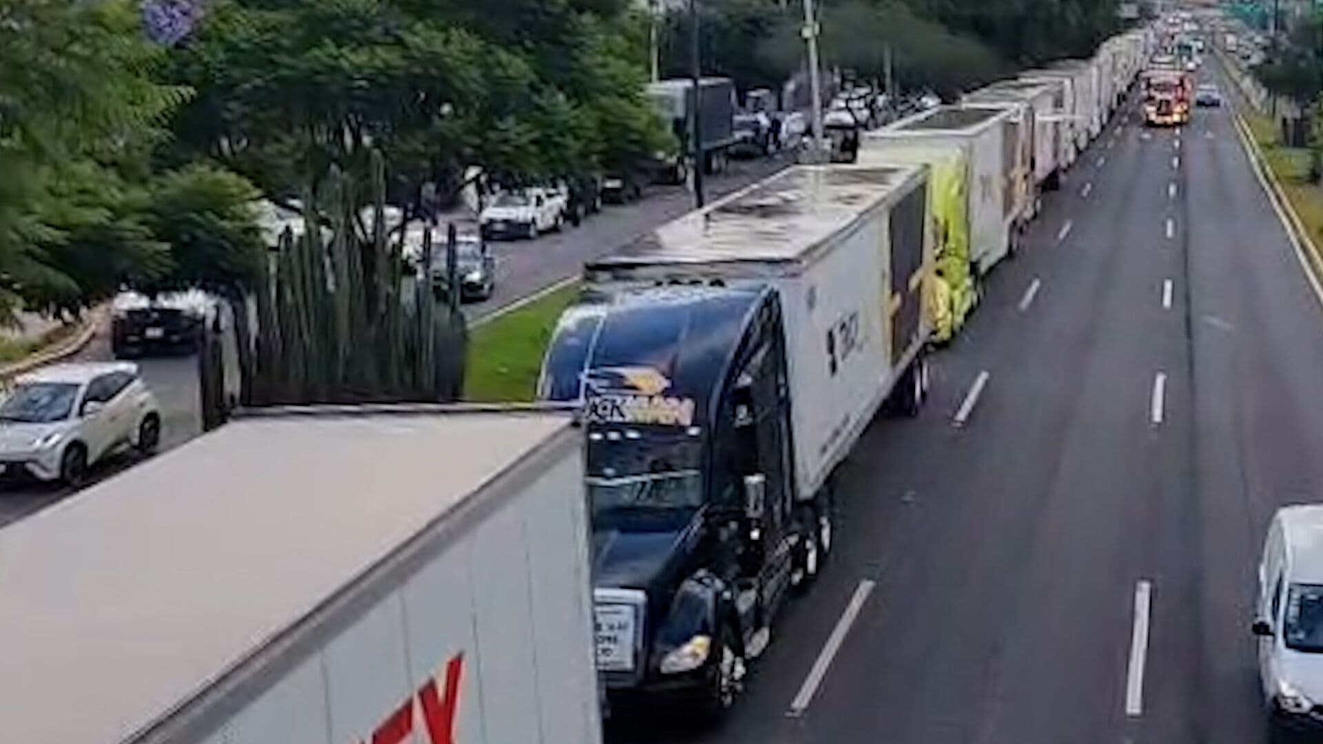Así se Vive el Paro Nacional de Transportistas en las Carreteras de México