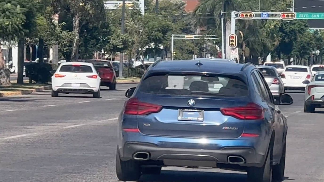 Automovilistas Batallan por Sacar su Placas en el Estado de Guanajuato