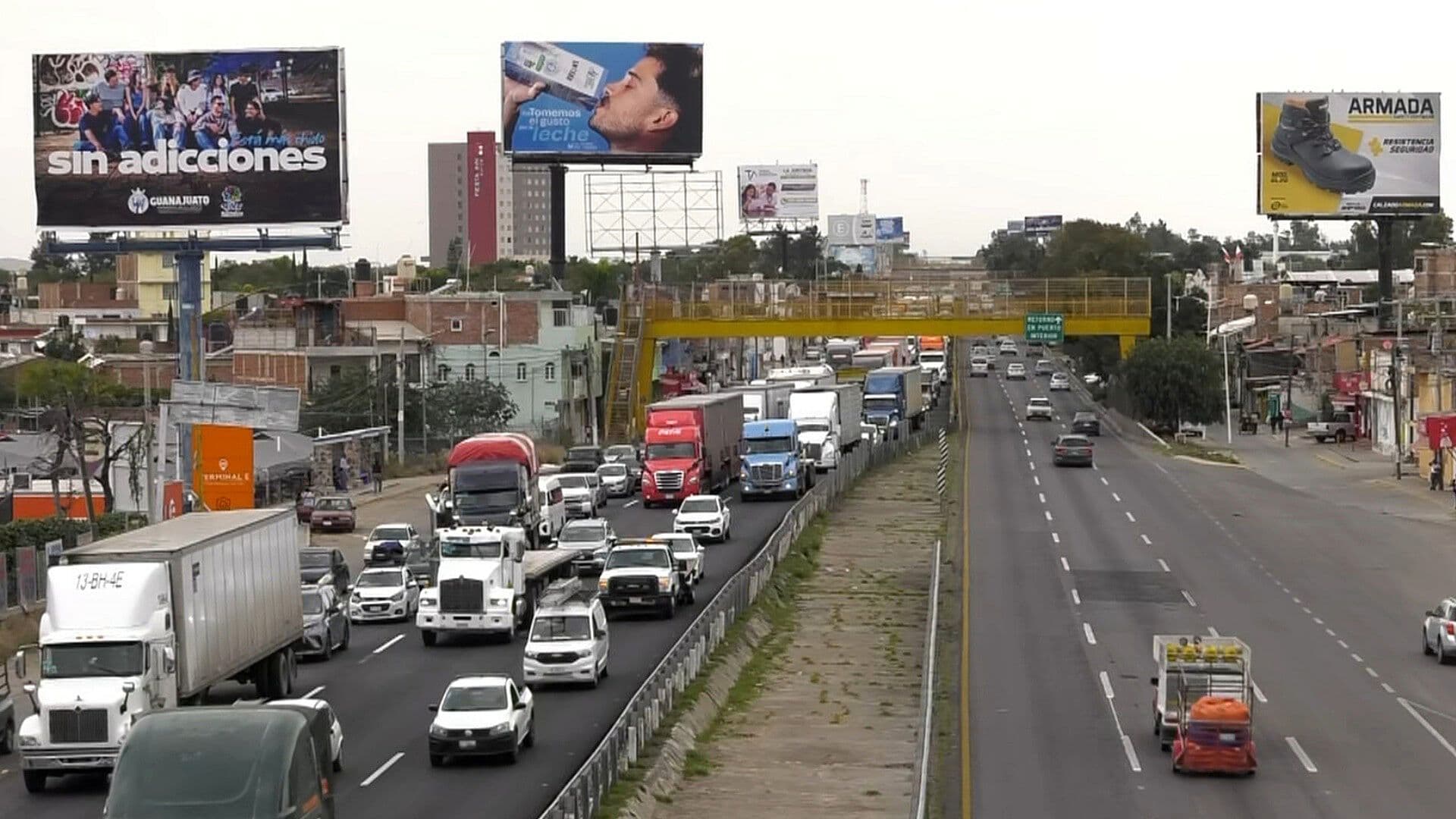 Paro Indefinido en Carretera Federal 45 Afecta Movilidad en Guanajuato