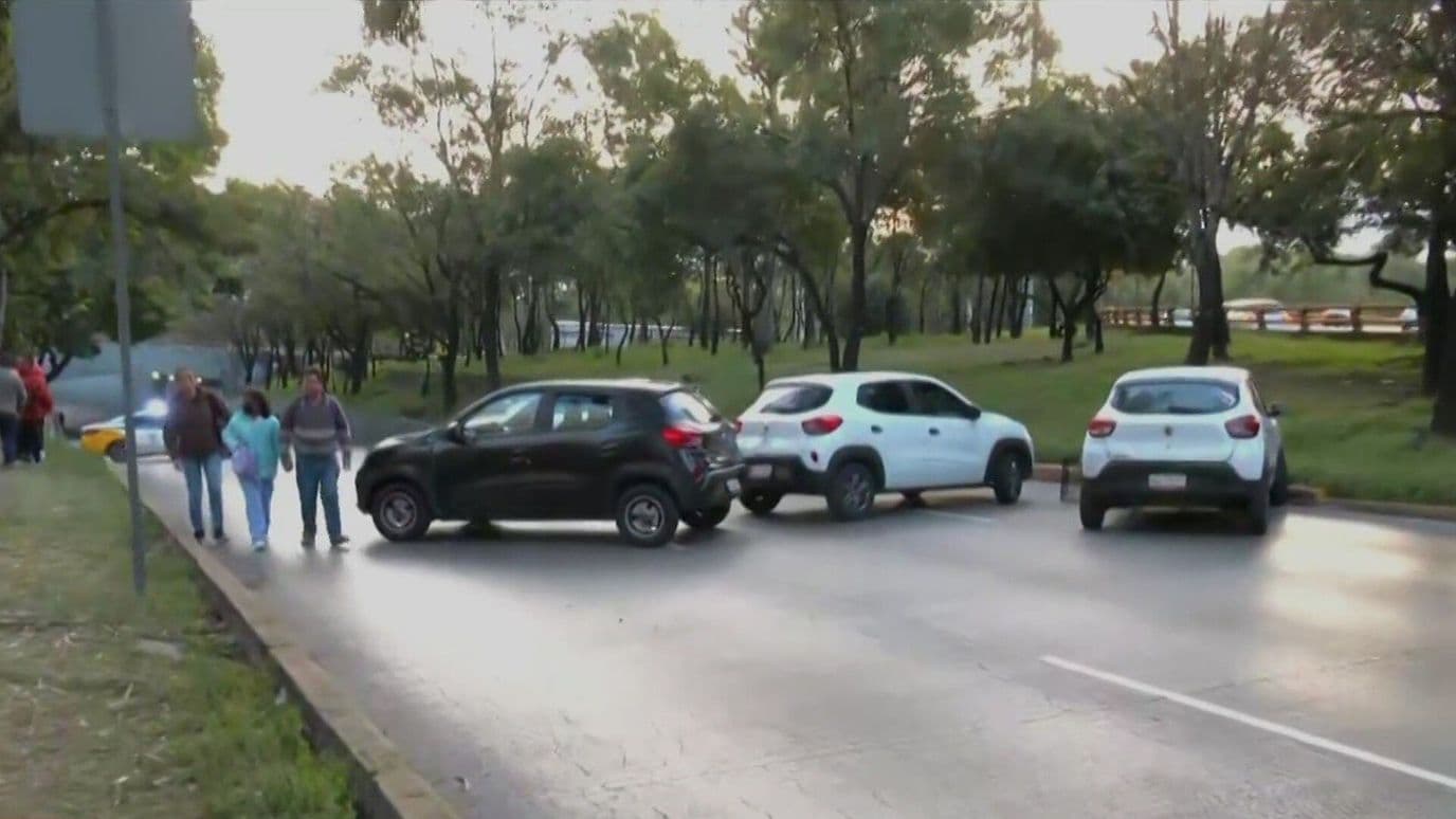 Familia de Leonardo Bloquearon Circuito Interior por Presunta Negligencia Médica en La Raza