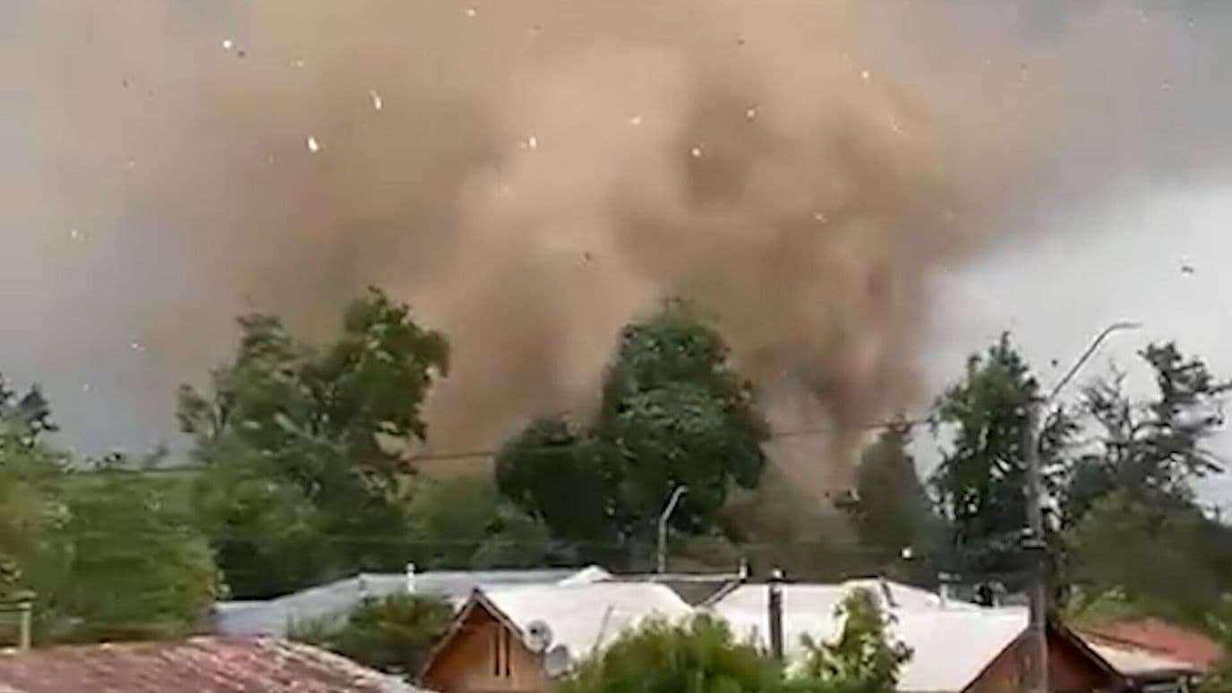 Captan Fenómeno de Nube Embudo en el Cielo de Chile