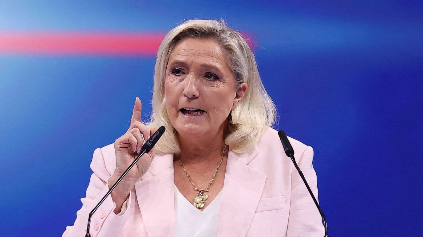 Marine Le Pen Alude a México en Discurso