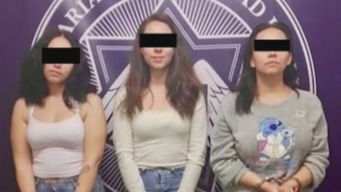 Mujeres Golpean y Muerden a Policías en Nuevo León