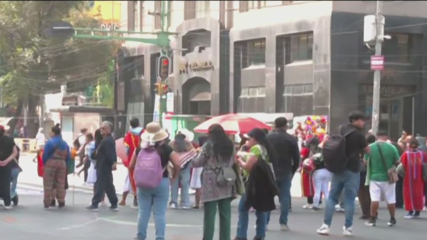 Artesanos Indígenas Bloquean Eje Central; Hay Afectación Vial en la Zona