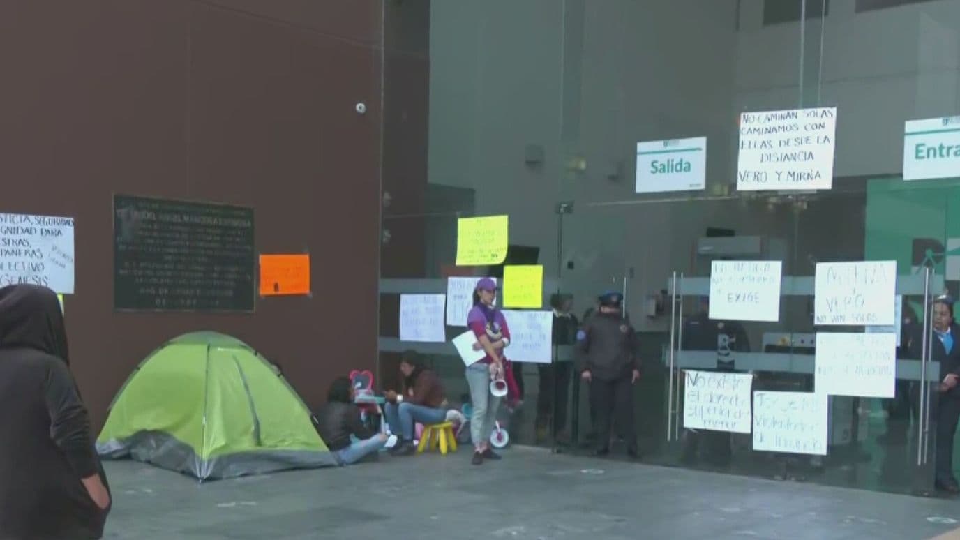 Colectivo de Mujeres Bloquea Avenida Niños Héroes