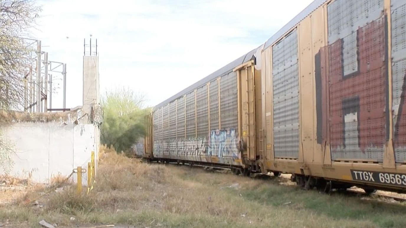 Migrante Resulta Lesionado al Caer de Tren en Movimiento en Hermosillo