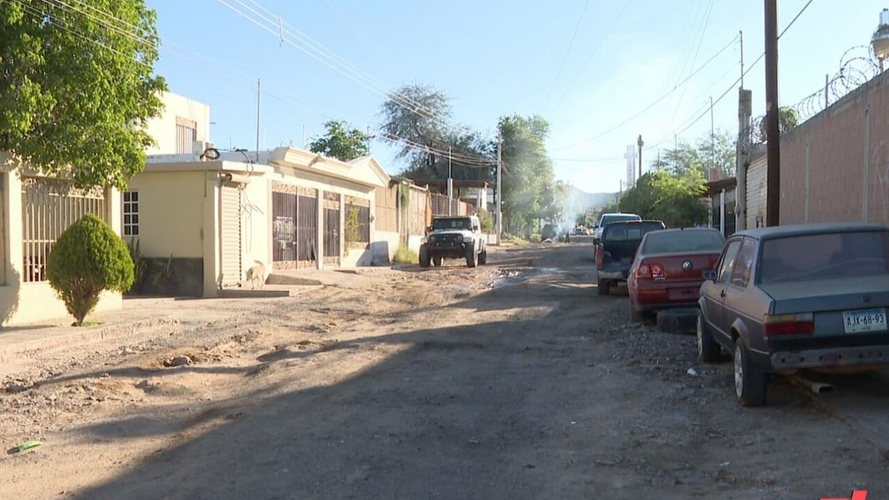 Vecinos de la Calle Huachinera Exigen Reparación de Vialidad en Hermosillo