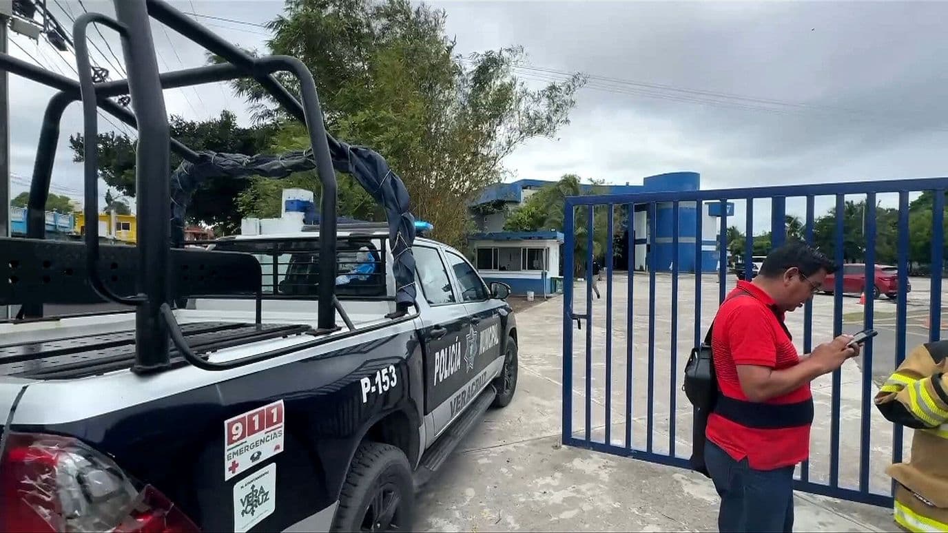 Desalojan Tecnológico de Veracruz por Hallazgo de Material Explosivo en Laboratorio