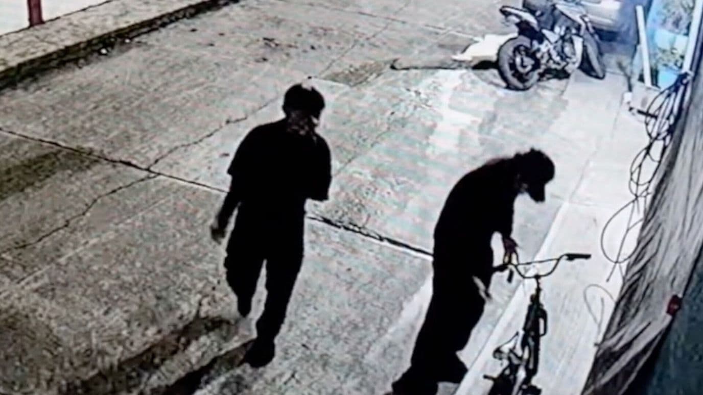 Video Momento Dos Ladrones Robo Bicicleta Domicilio Zacapoaxtla Puebla