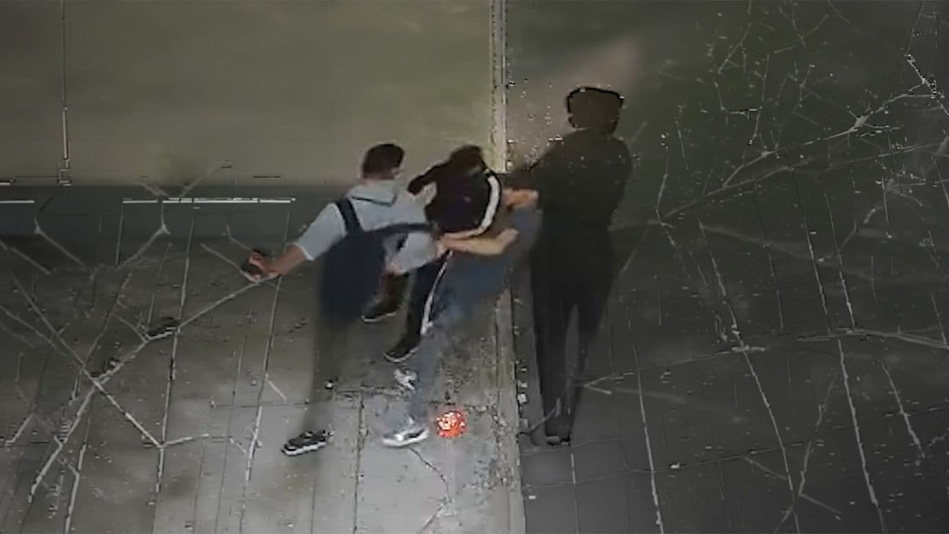 Asaltan a Peatón en Colonia Estrella, GAM; Le Quitan Teléfono, Mochila y Dinero