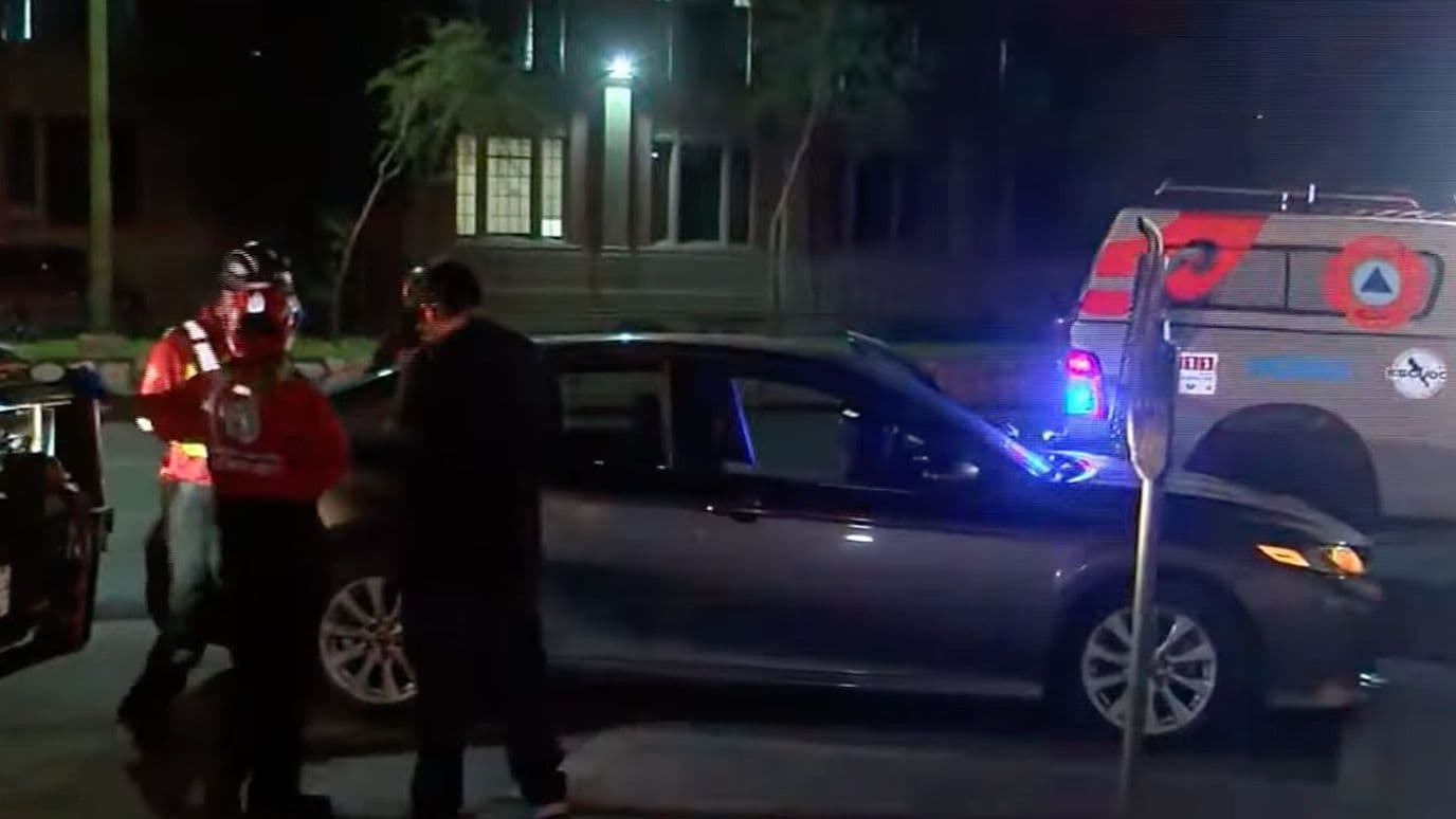Moviliza Hombre Inconsciente Dentro de Auto en Av. Madero en Monterrey, NL