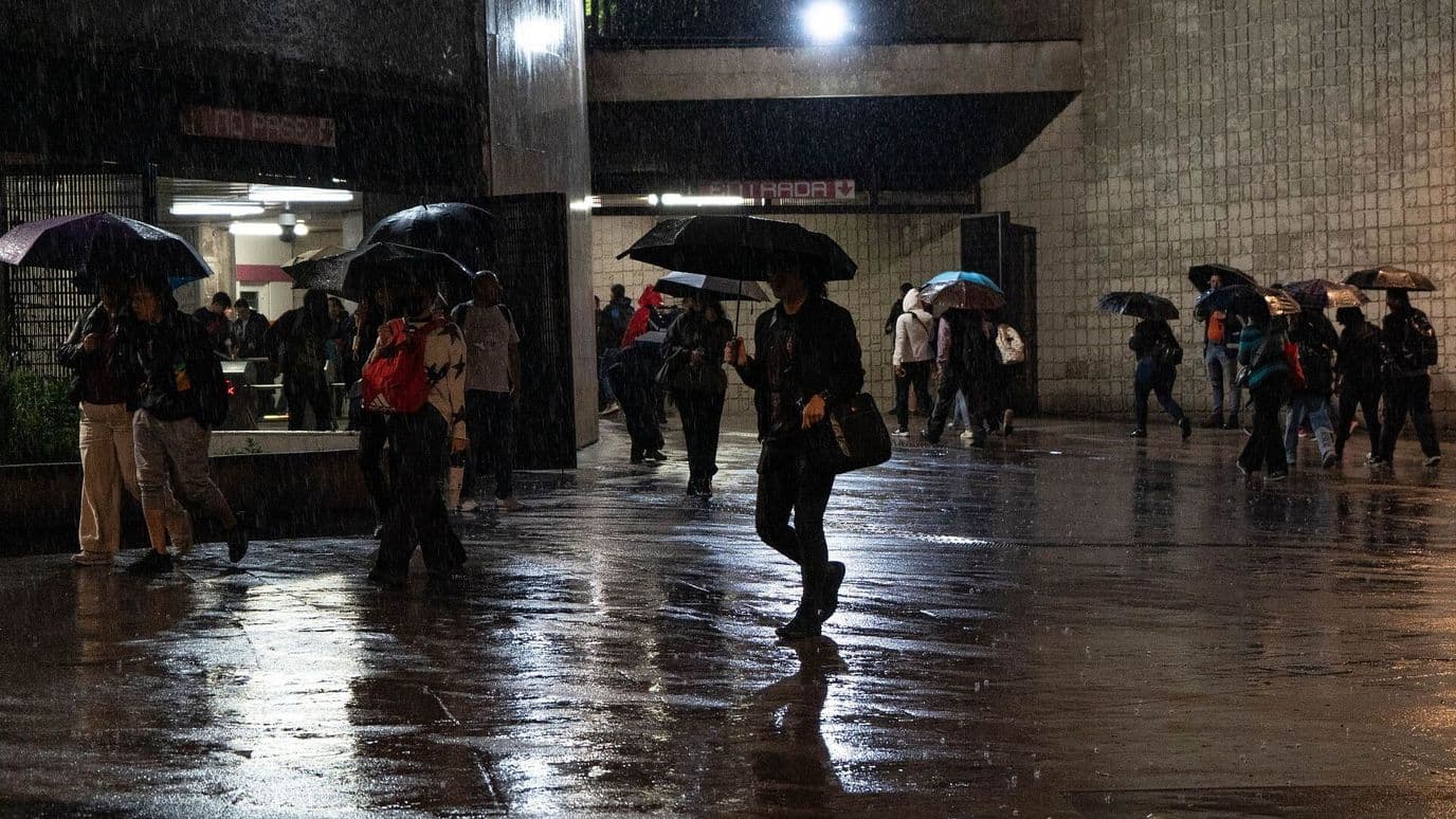 Activan Doble Alerta por Lluvias Fuertes y Granizo en la CDMX