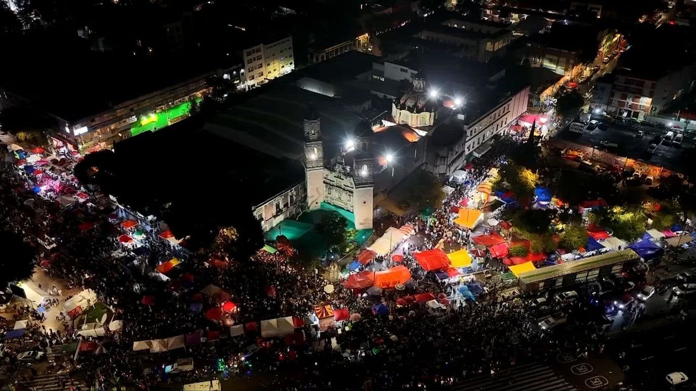 Desde el Aire: Fieles Llegan al Templo de San Hipólito para las Mañanitas a San Judas Tadeo