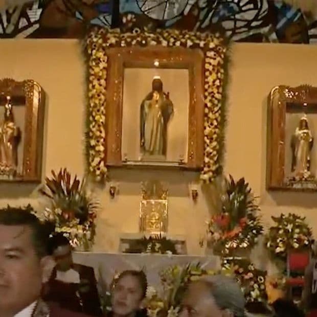 Con las Mañanitas, Así Celebran a la Imagen de San Judas Tadeo en Puebla