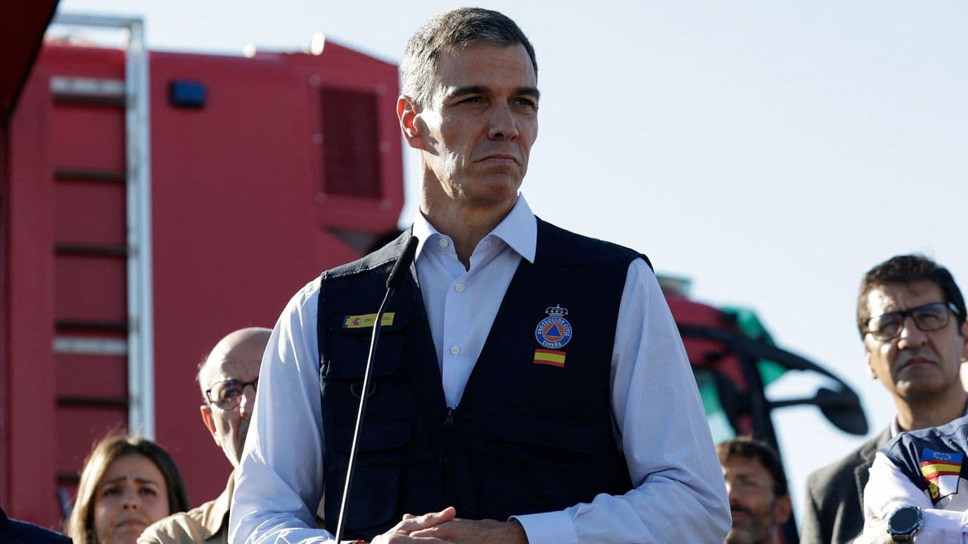 Pedro Sánchez Lamenta Choque de Trenes en España