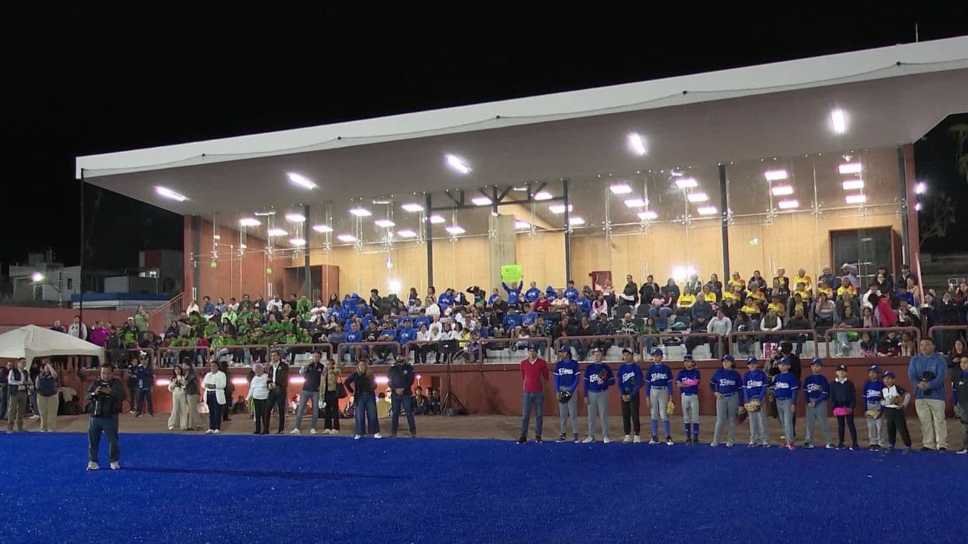 Querétaro Estrena Cancha de Béisbol con Gradas para 386 Espectadores