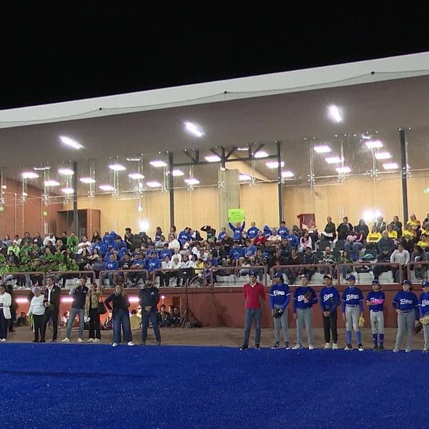 Querétaro Estrena Cancha de Béisbol con Gradas para 386 Espectadores