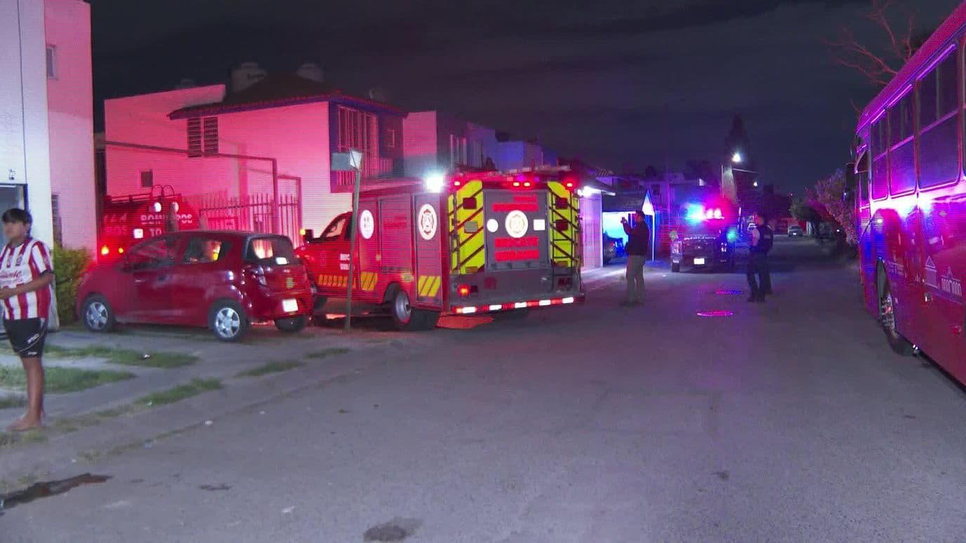 Incendio Consume una Casa y Deja Dos Personas Lesionadas en Tonalá