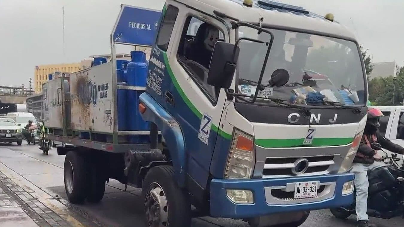 Fuga en Camioneta de Gas Provoca Evacuación de Locales en Guadalajara