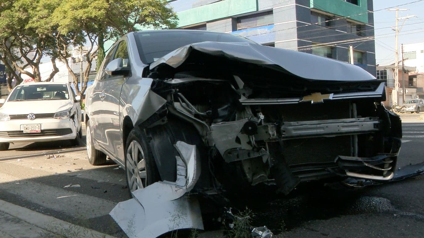 Accidente Choque Automóviles Particulares 14 Sur 35 Oriente Colonia Anzures Puebla